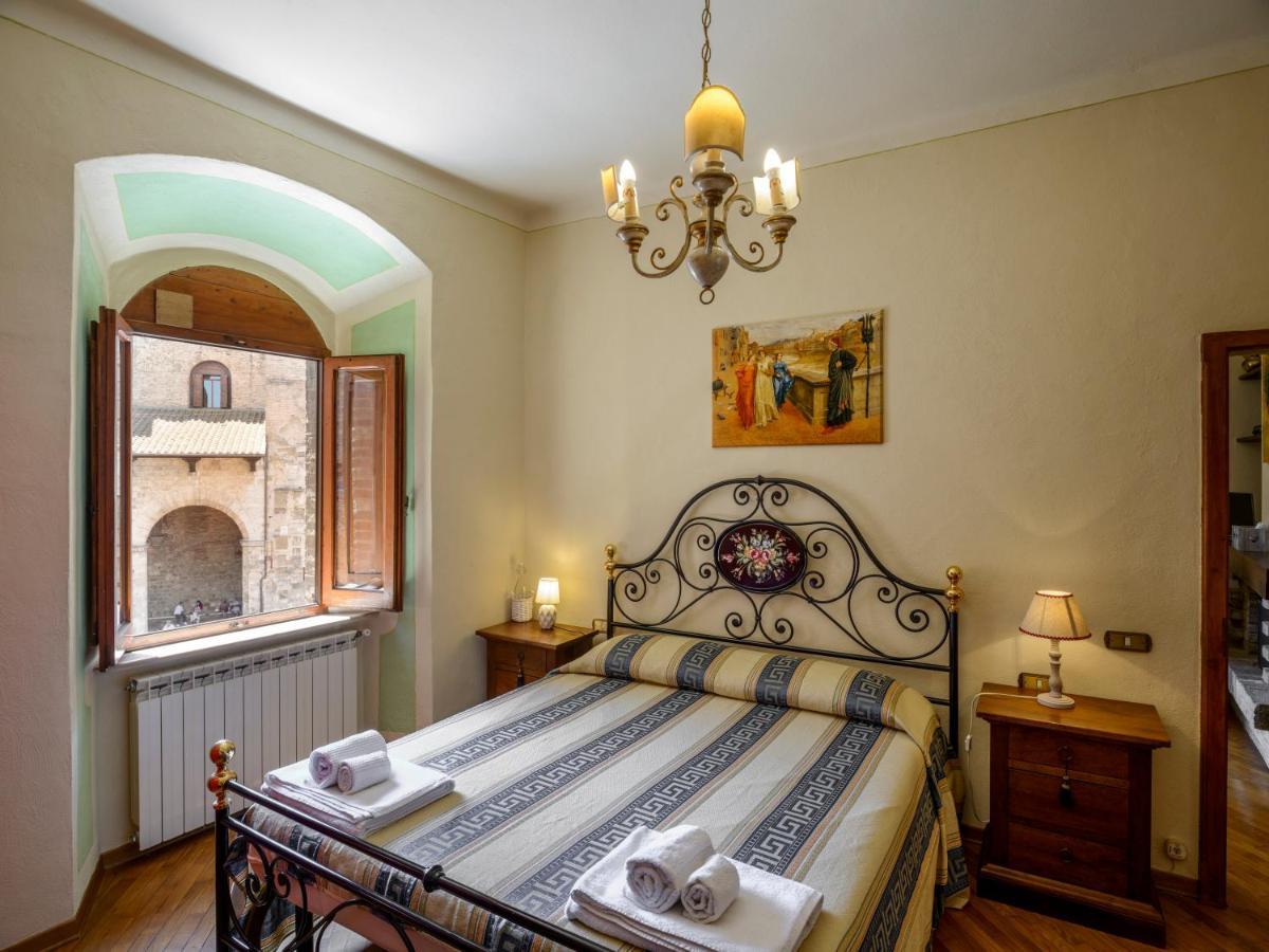 סן ג'ימיניאנו Sangi Studio Apartment - With Amazing View Of The Duomo מראה חיצוני תמונה