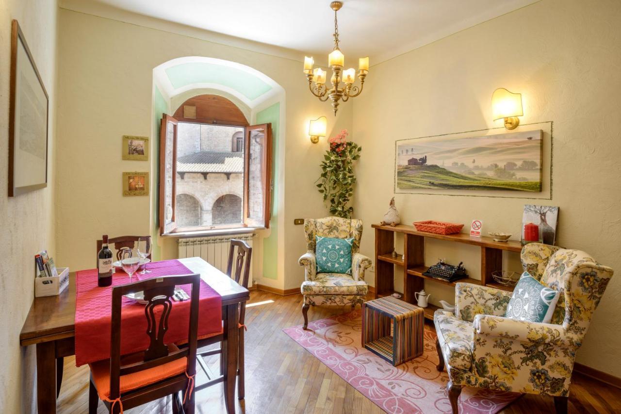 סן ג'ימיניאנו Sangi Studio Apartment - With Amazing View Of The Duomo מראה חיצוני תמונה